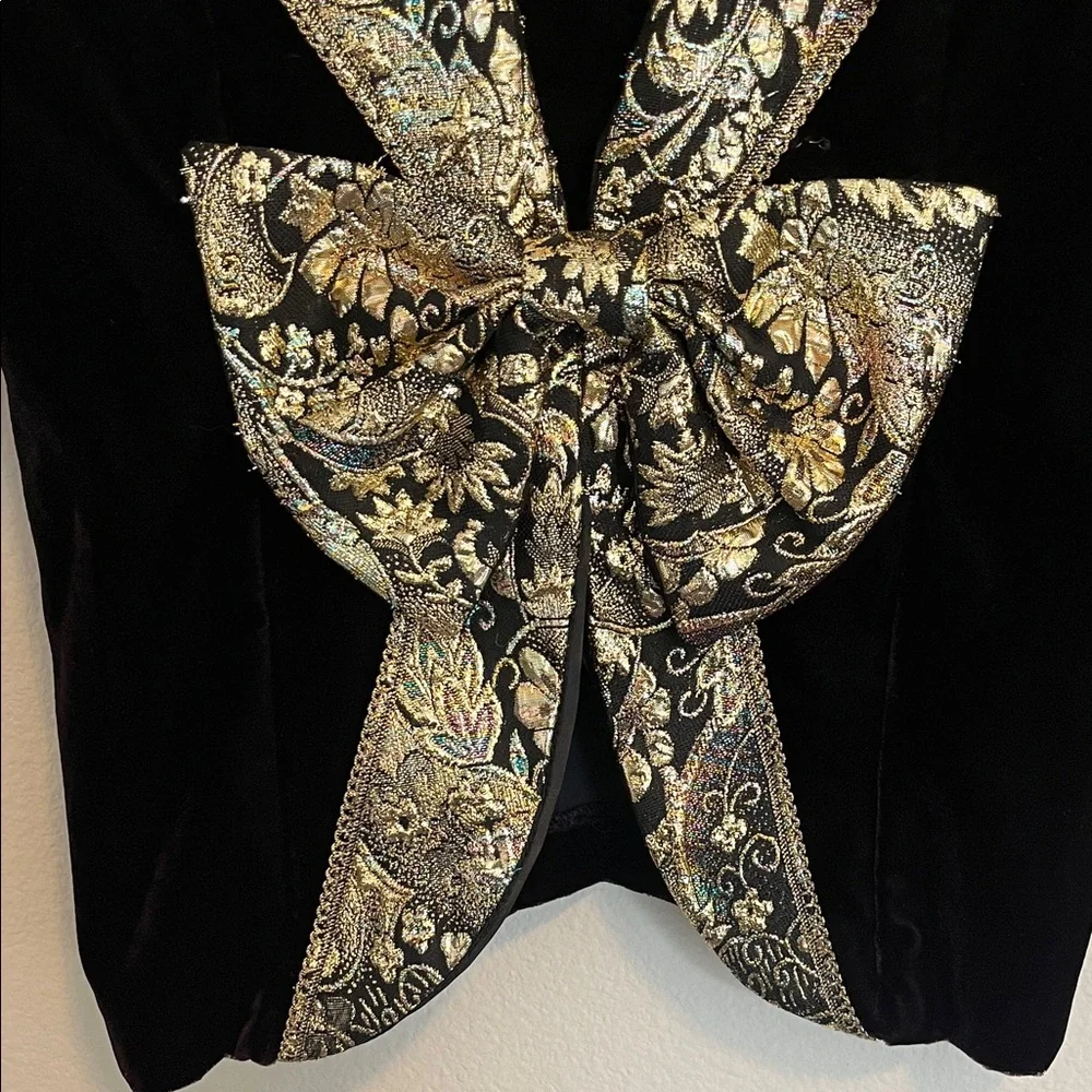 Scott McClintock Vintage Black Velvet Jacket w/ Gold Brocade Collar, Bow & Cuffs - Picture 5 of 9